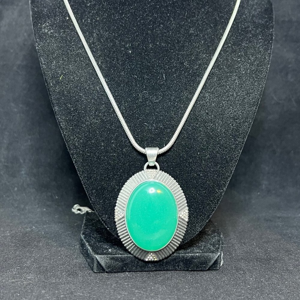 Vintage Lia Sophia Silver Tone Green Cabochon Snake Chain Necklace (2562)